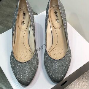 Life Stride Women's Parigi, Pewter Silver  Dress Pump  Sz 10W